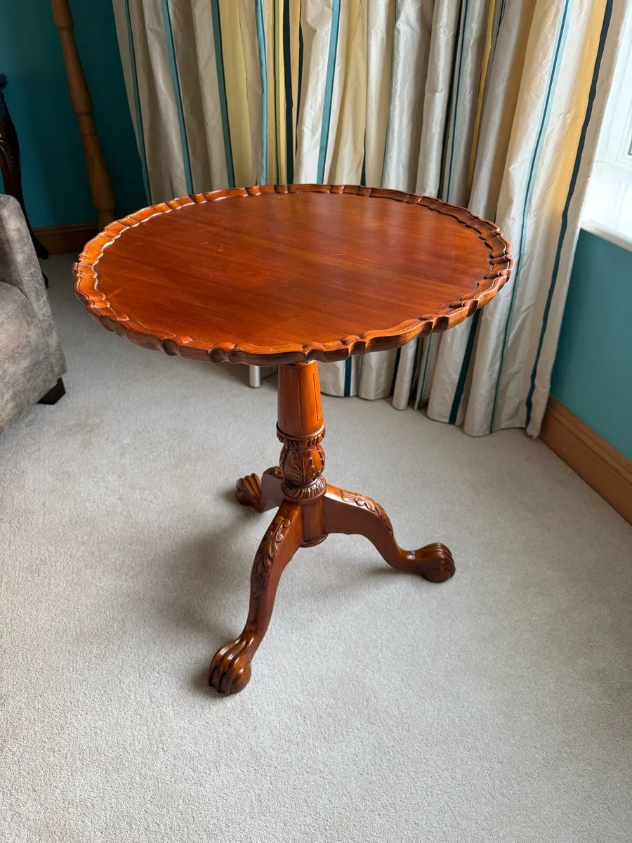 Occasional table - Image 1