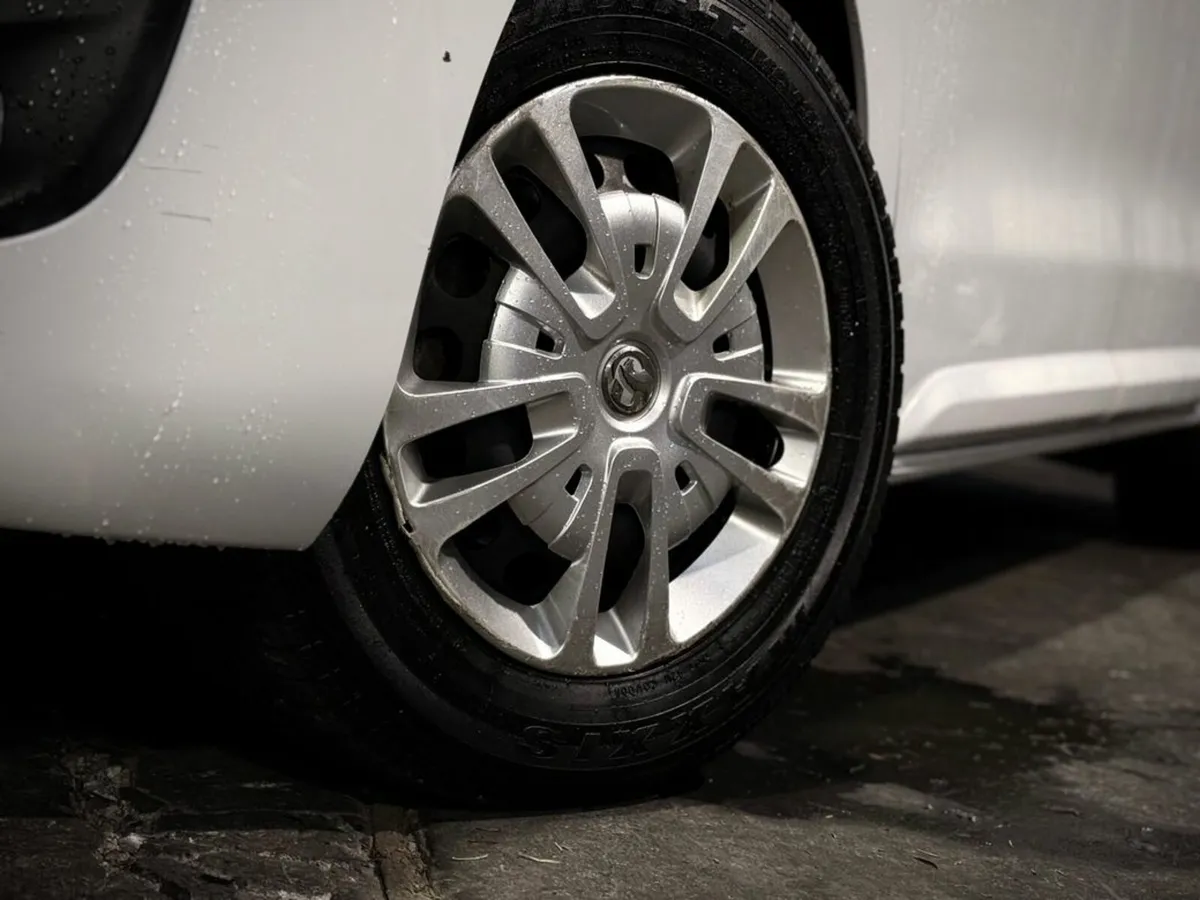 Vauxhall Vivaro L2H1 F2900 SPORTIVE // HIGH SPEC / - Image 3