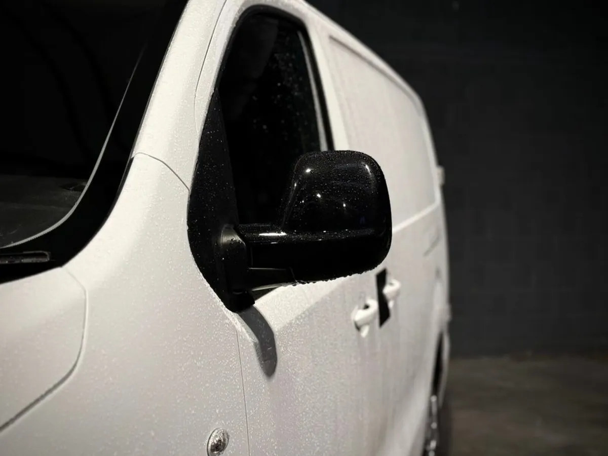 Vauxhall Vivaro L2H1 F2900 SPORTIVE // HIGH SPEC / - Image 4
