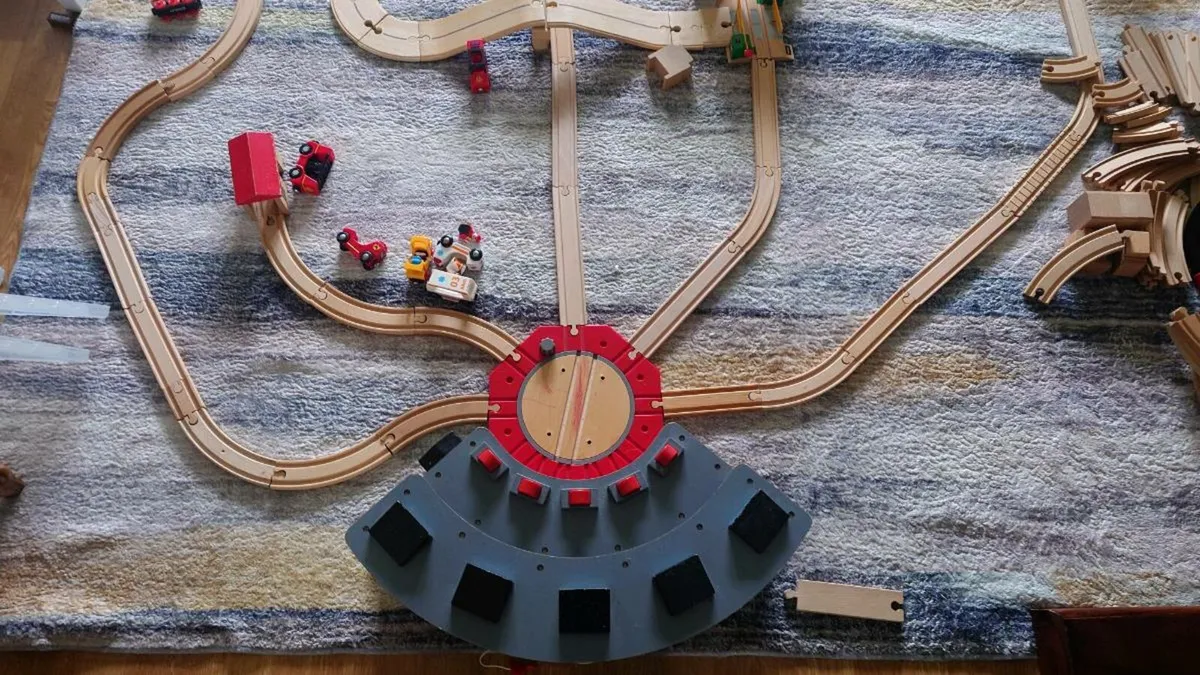 Wooden train set Thomas the tank engine - Image 2