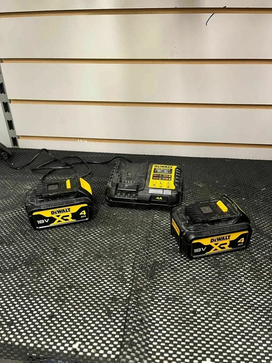 DeWalt Cordless Drill + Impact Driver - Image 3
