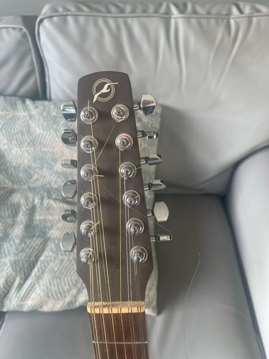 Guitars and banjo - Image 2