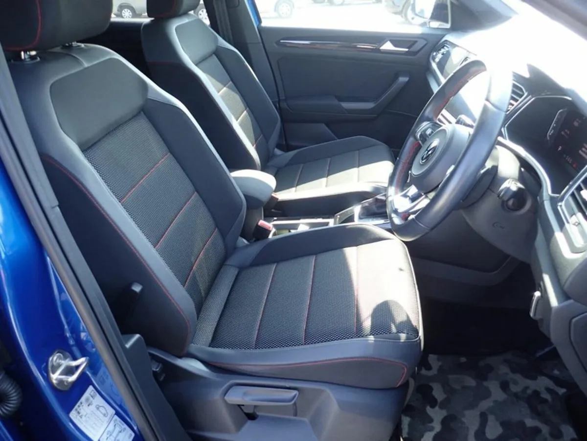 Volkswagen T-Roc 2.0 TDI SPORT - Image 2