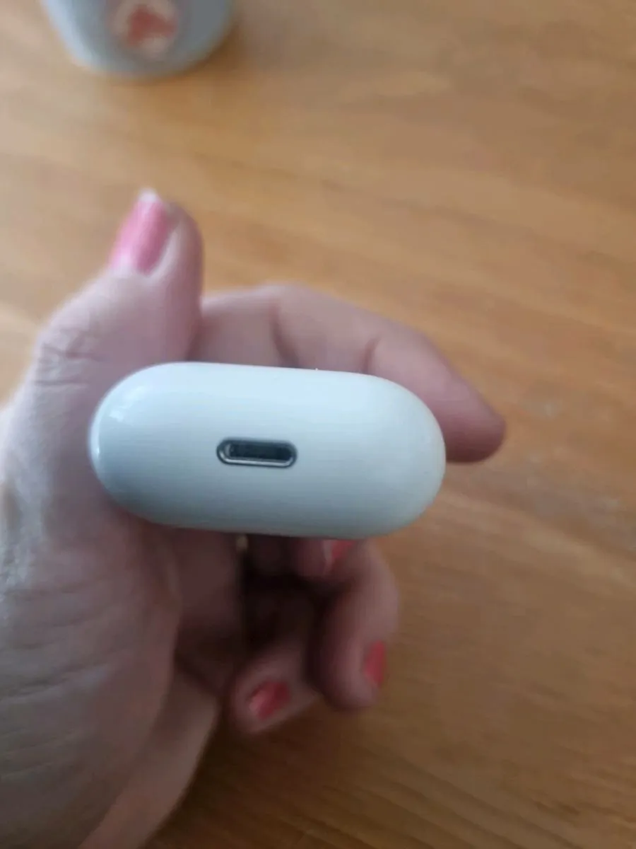 Apple air pods - Image 3