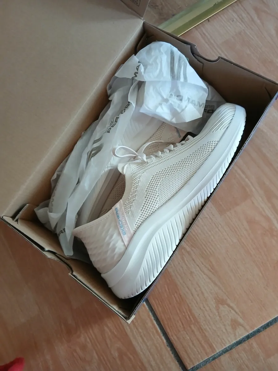 Brand New Ladies Skechers - Image 4