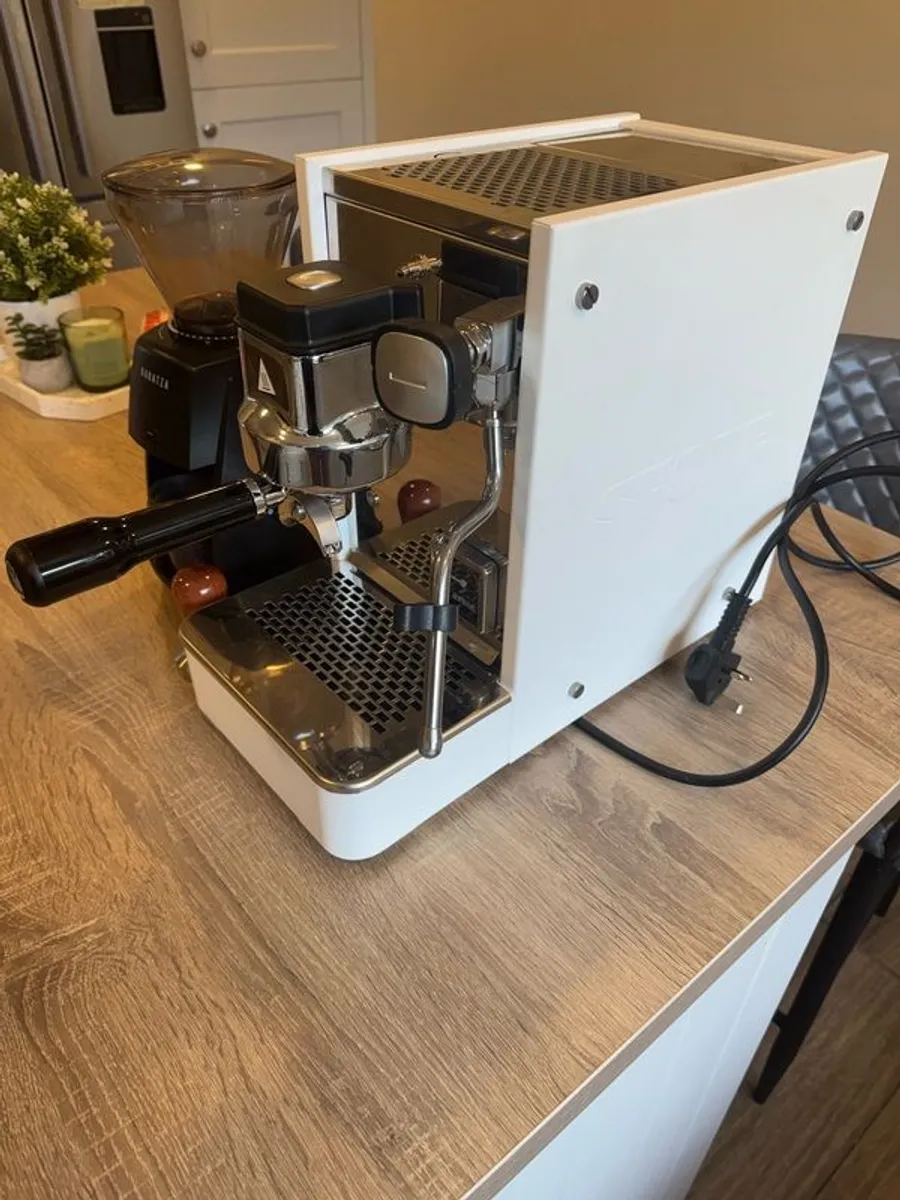 Stone Espresso Machine & Baratza Grinder - Image 2