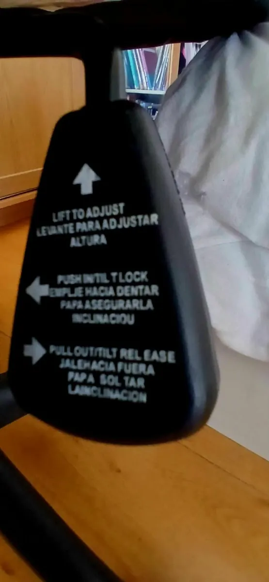 black swivel chair - Image 3