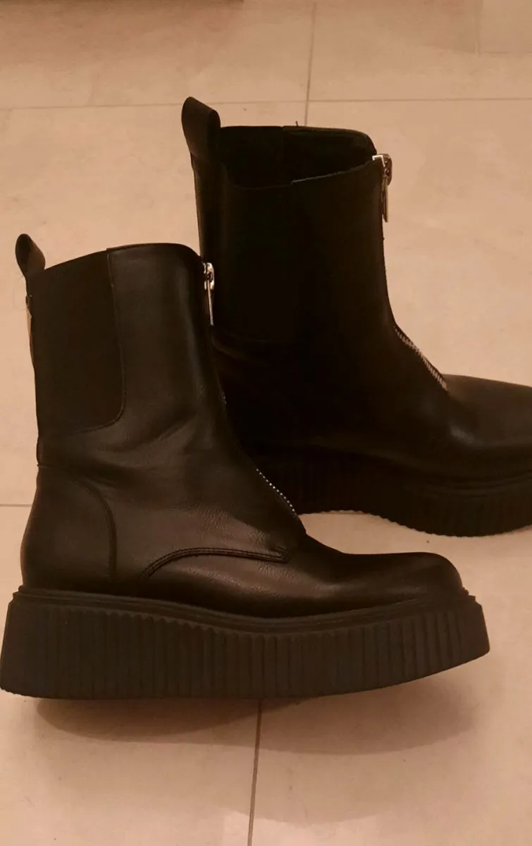 New ! Ladies platform boots   Size 7 - Image 2