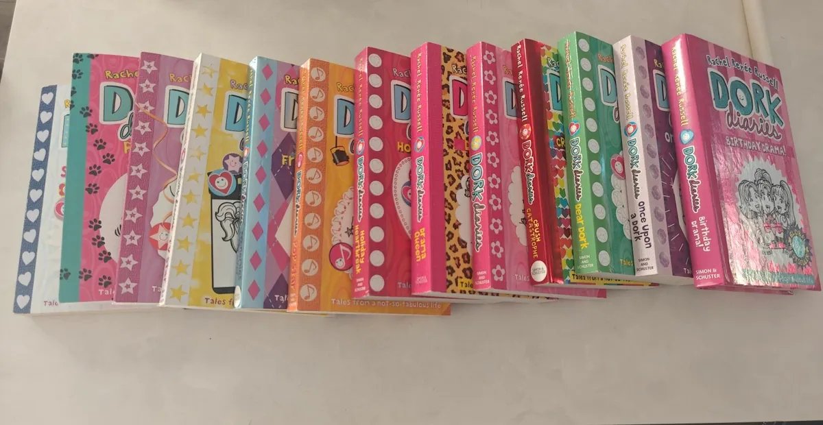 Set of Dork Diaries books - 13 Titles - Image 3