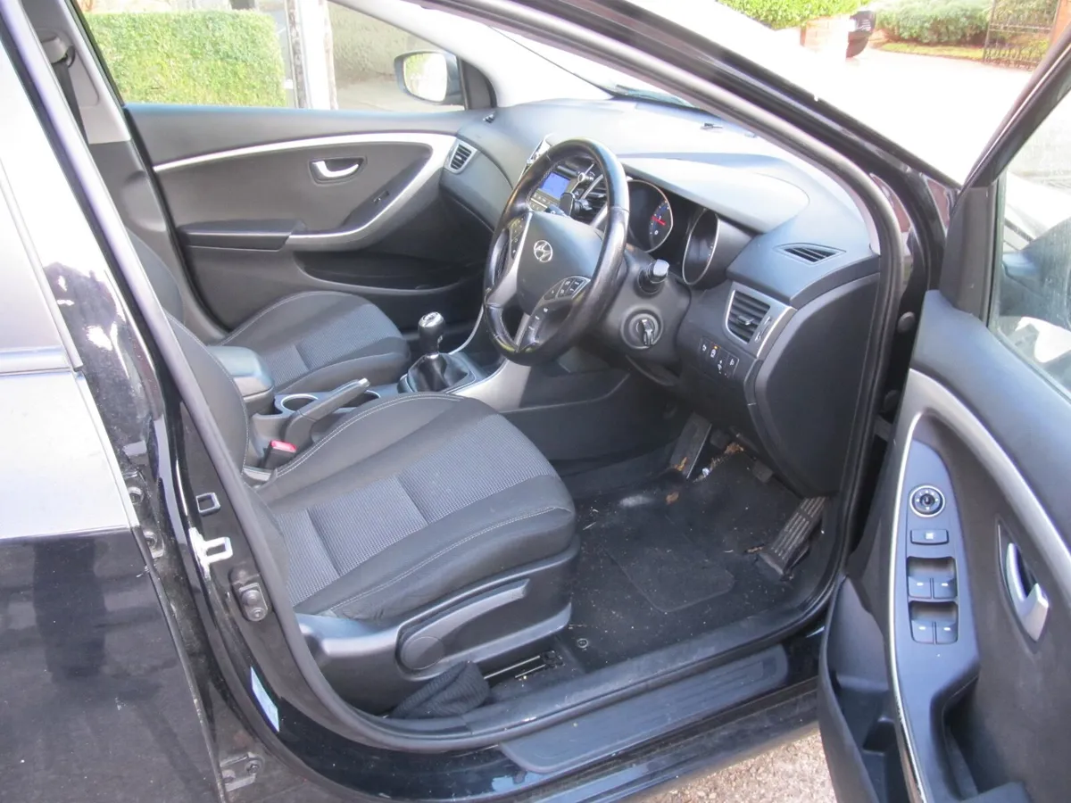 Hyundai i30 2014 WITH FULL SERVICE HISTORY - Image 3