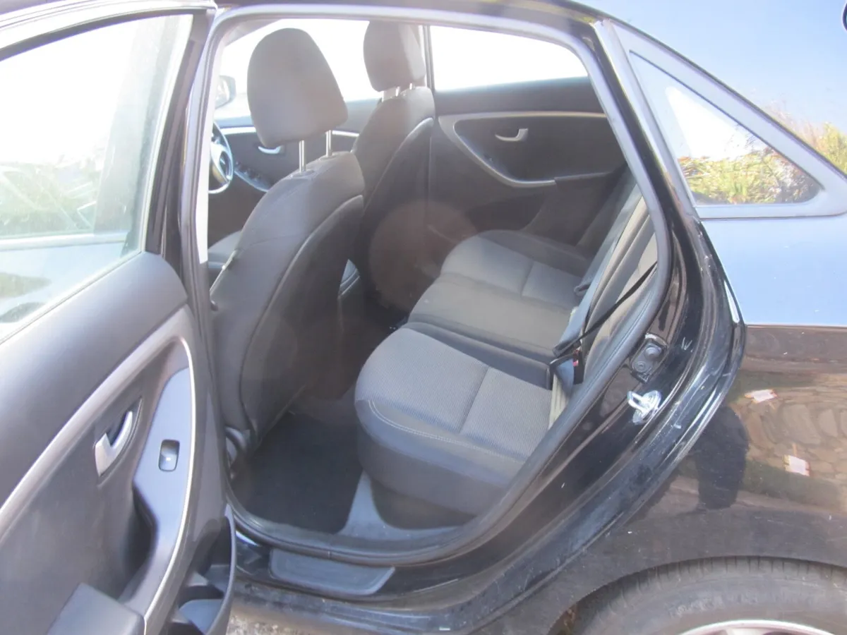 Hyundai i30 2014 WITH FULL SERVICE HISTORY - Image 4