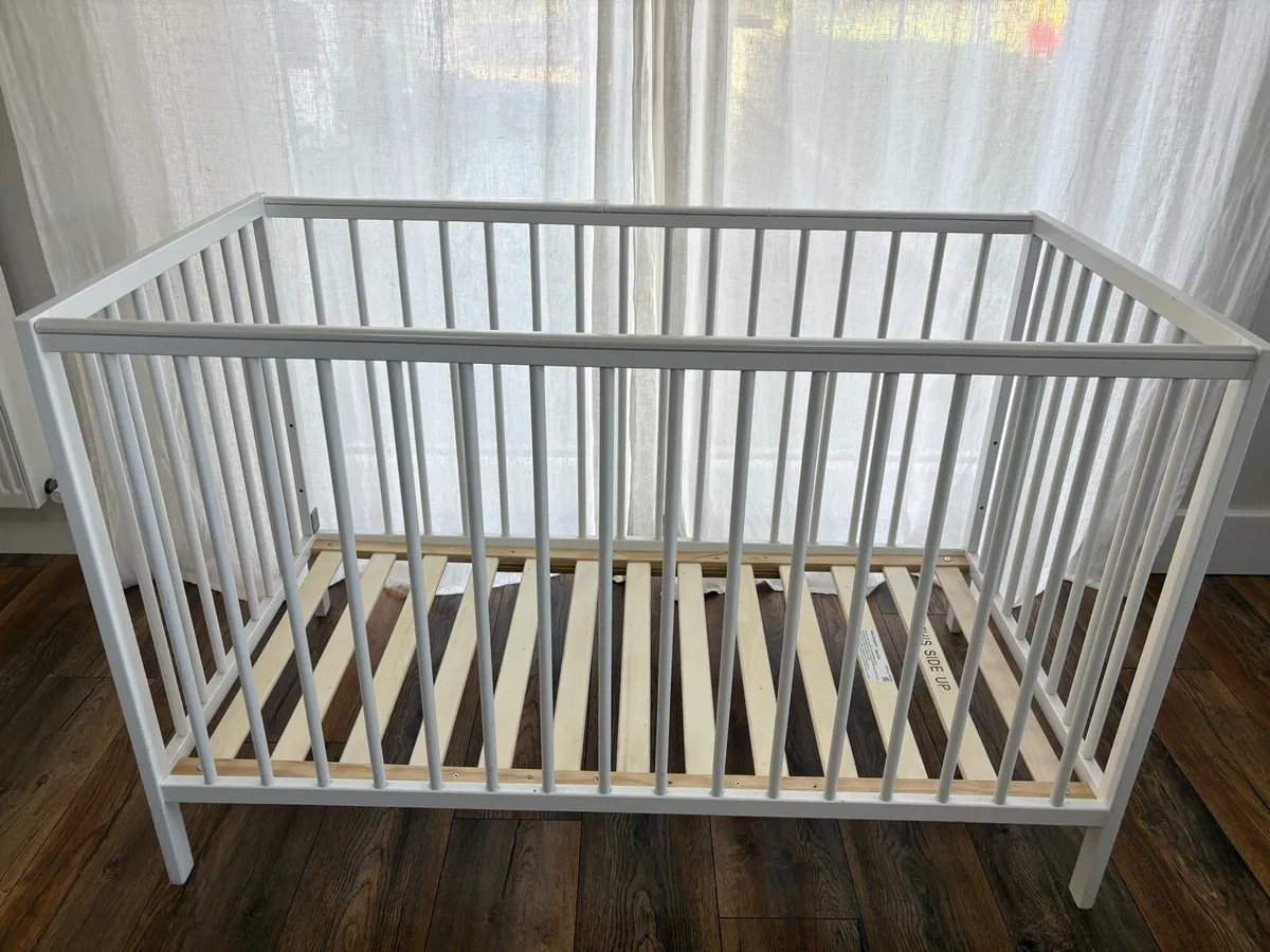 Cot and mattress - Image 2