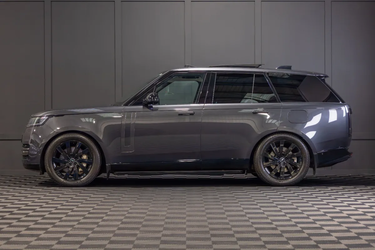 2024 Range Rover P460e SE - Image 3
