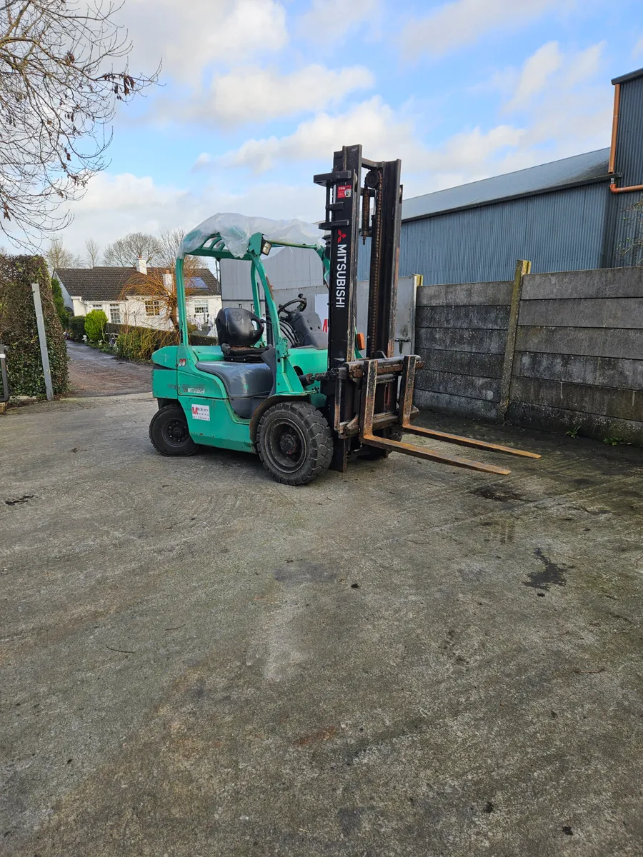 Cheap Forklift - Image 1