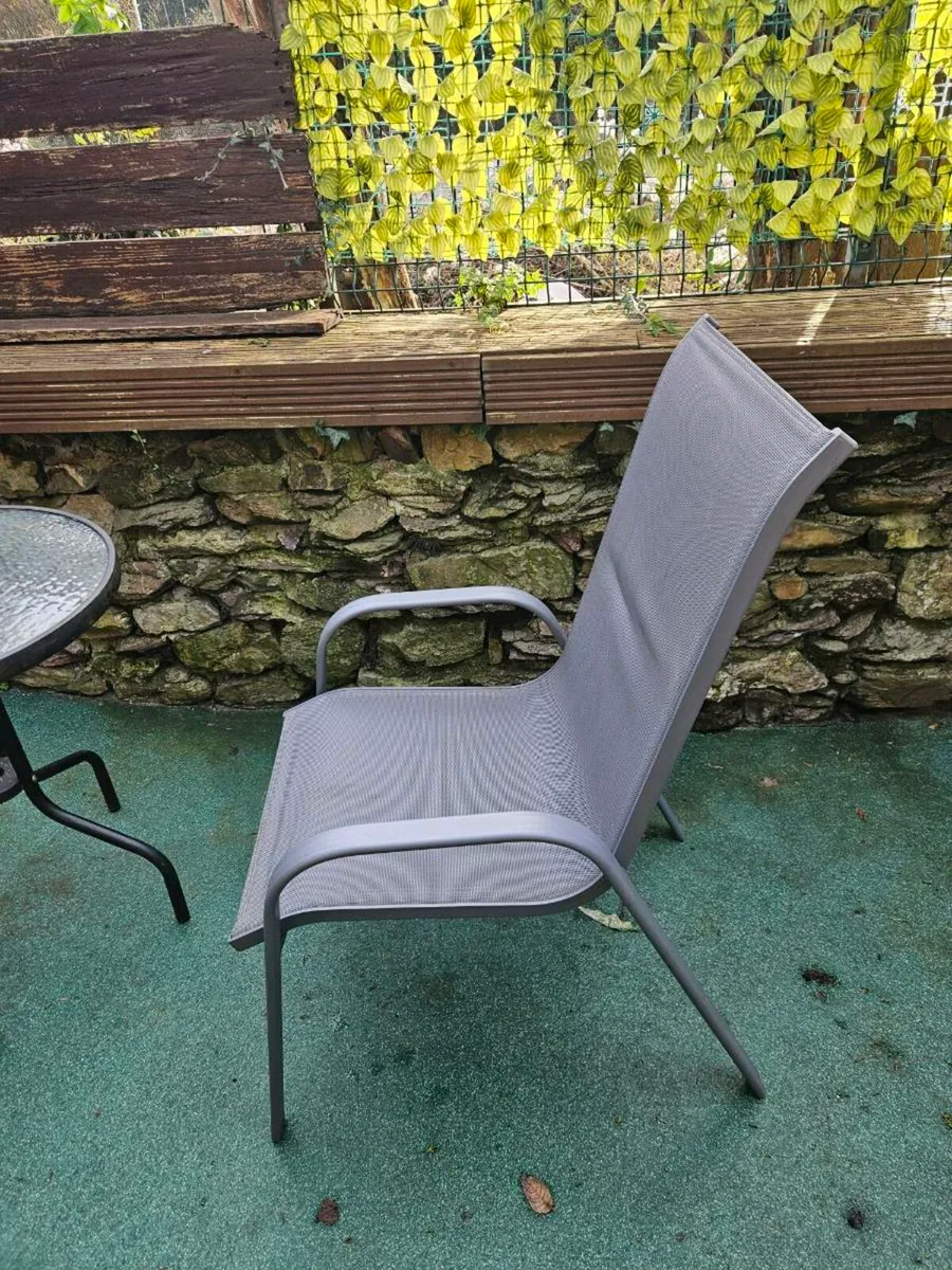 Chair garden - Image 2