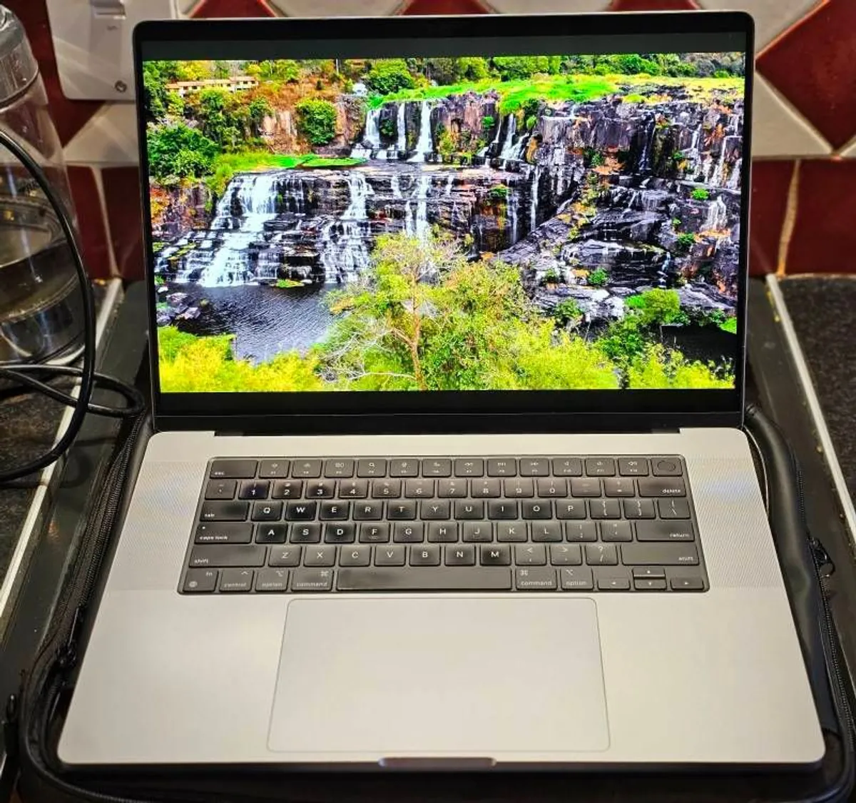 MacBook Pro 16" 2023 M2 Pro 12c/19cgpu 1Tb - Image 1