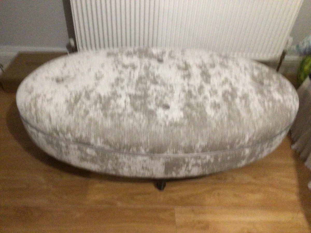 Large rug arm chair and pouffe - Image 4