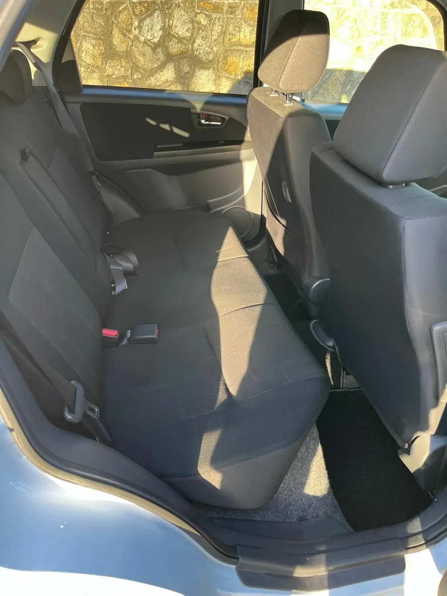 Suzuki SX4 2011 - Image 1