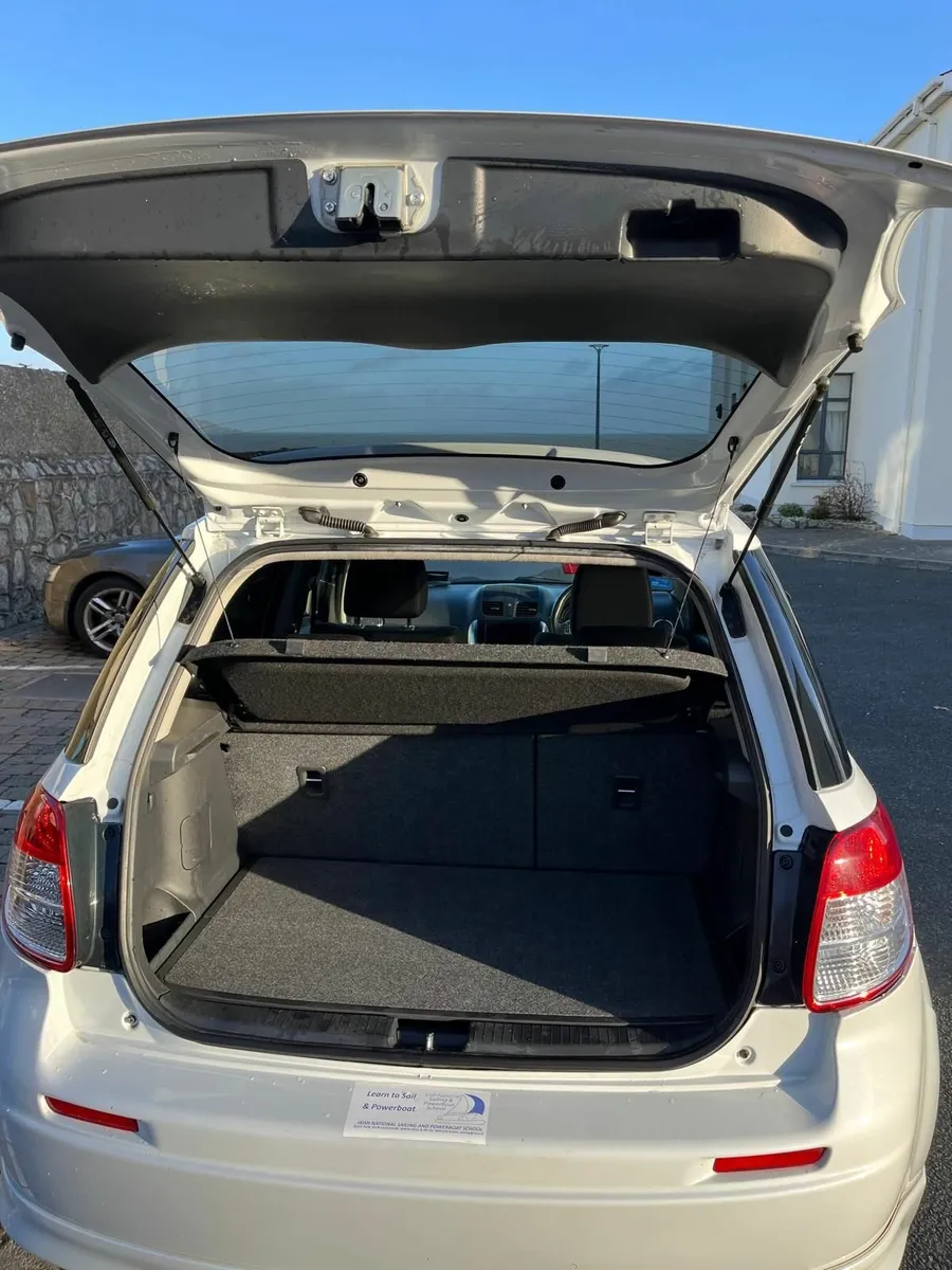 Suzuki SX4 2011 - Image 4