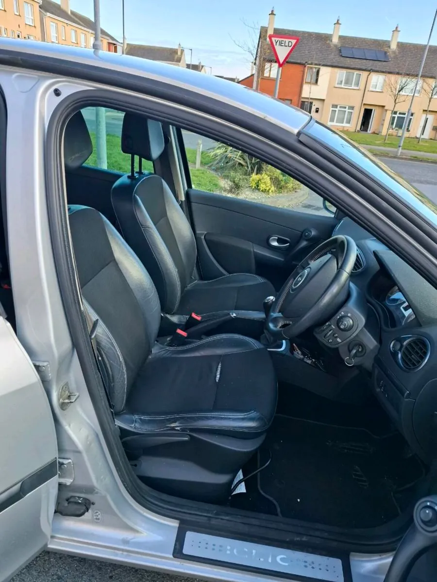 Renault Clio - Image 3