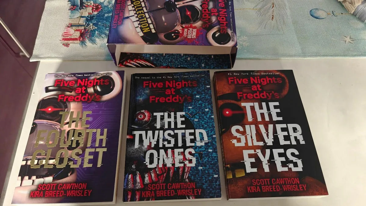 Five Nights at Freddy's books - Image 2