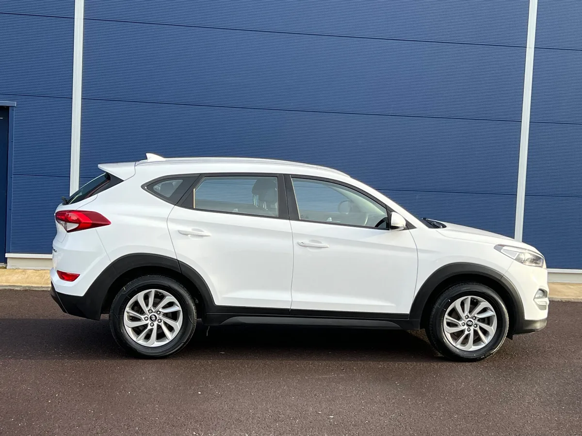 Hyundai Tucson 2016 High spec SE Nav - Image 4