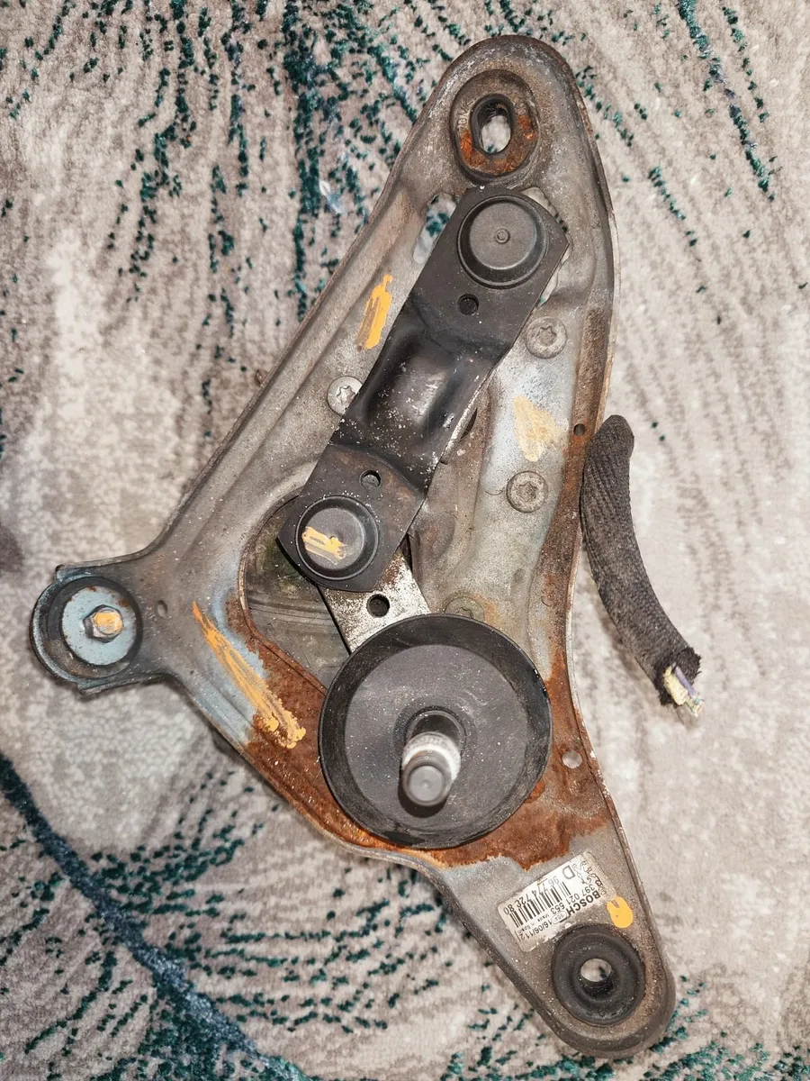 Peugeot 508 wiper motor - Image 1