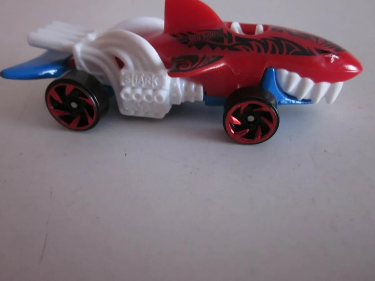 Hot Wheels Shark V8 Car - Image 1