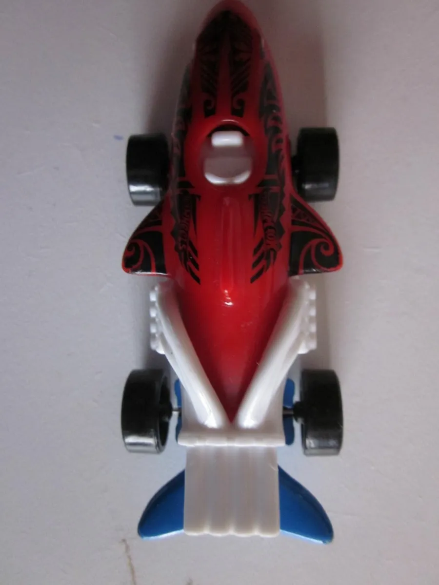 Hot Wheels Shark V8 Car - Image 3