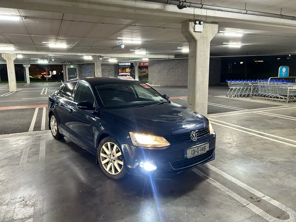 2013 VW Jetta 1.6 diesel highline model - Image 3
