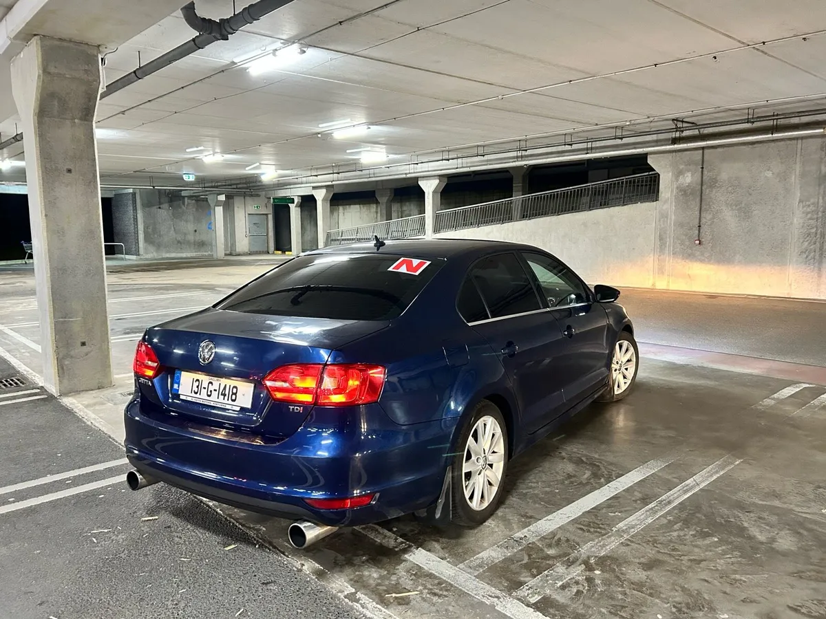 2013 VW Jetta 1.6 diesel highline model - Image 4