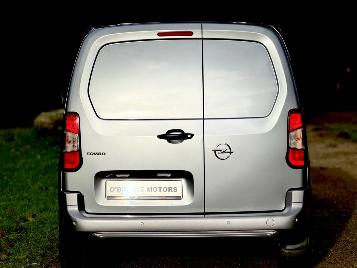 1.5HDI 100BHP SPORT LINE * LOW KMS * - Image 4