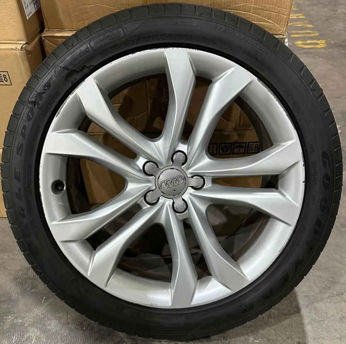 20" GENUINE OEM AUDI Q5 ALLOY WHEELS & TYRES - Image 4