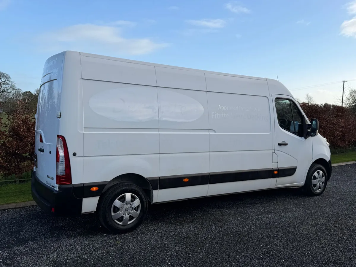 2019 Renault Master 130 Business Plus LWB Med Roof - Image 4