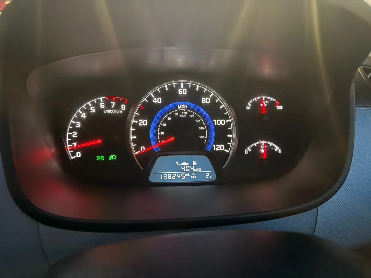 Hyundai i10 - Image 2