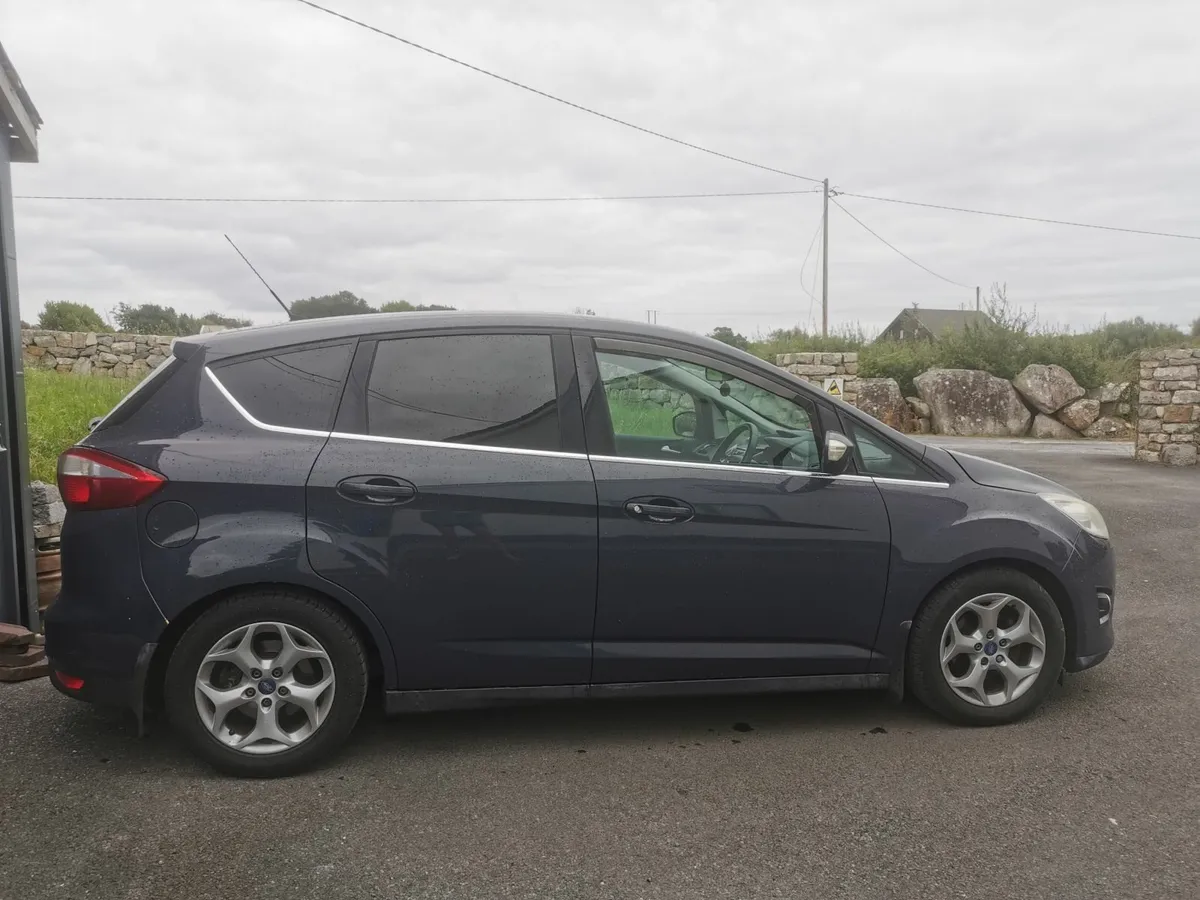 Ford C-Max 2011 - Image 1