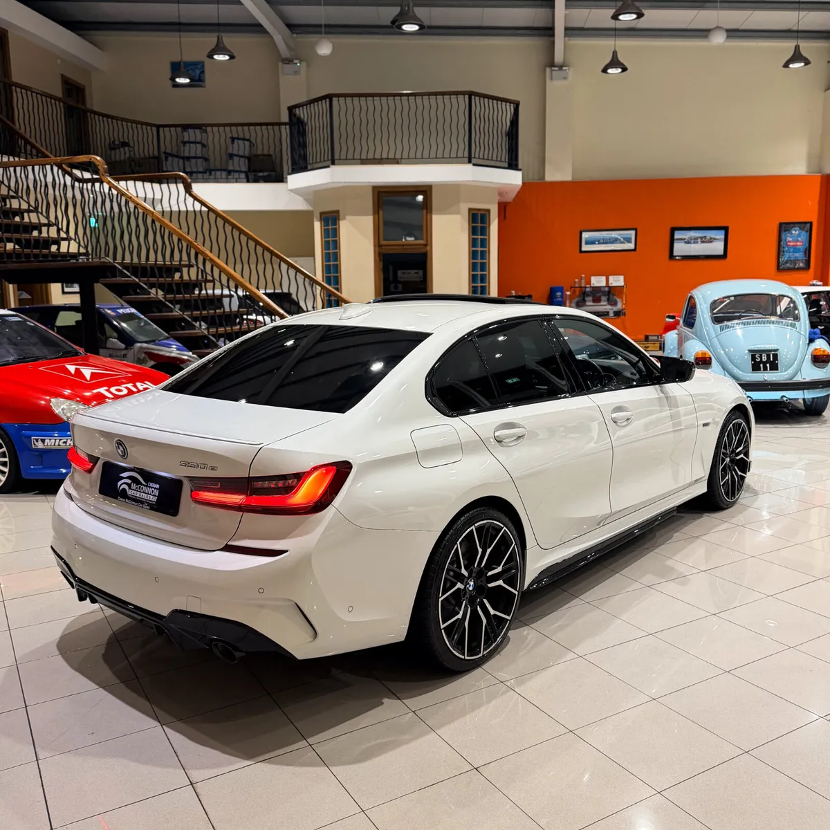 2021 (212)  BMW 330e M-SPORT PRO PACK 290BHP *SUNR - Image 3