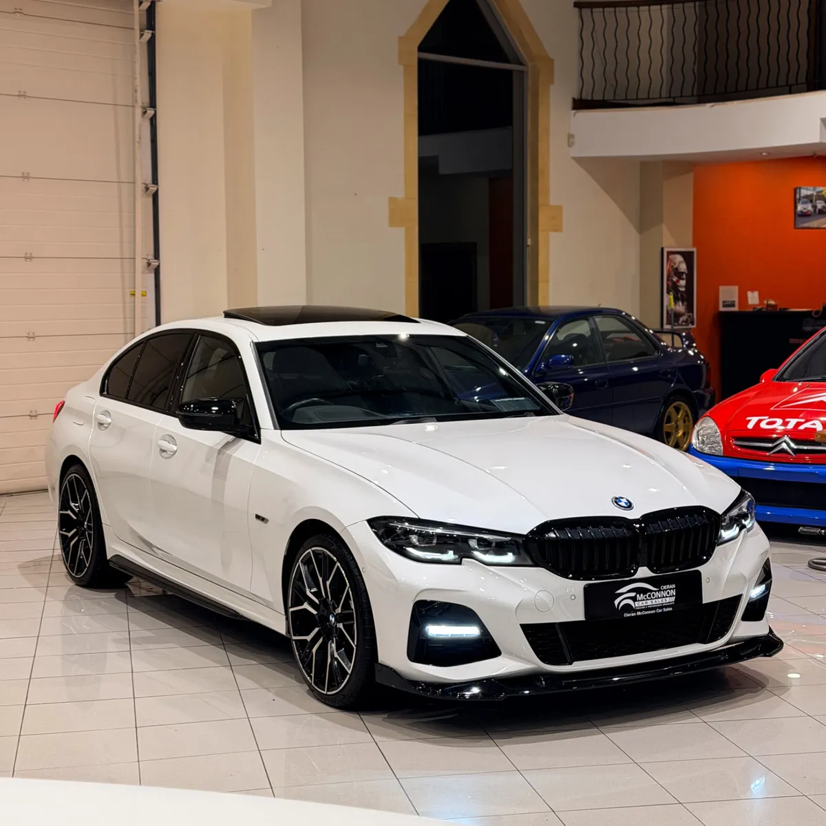 2021 (212)  BMW 330e M-SPORT PRO PACK 290BHP *SUNR - Image 1