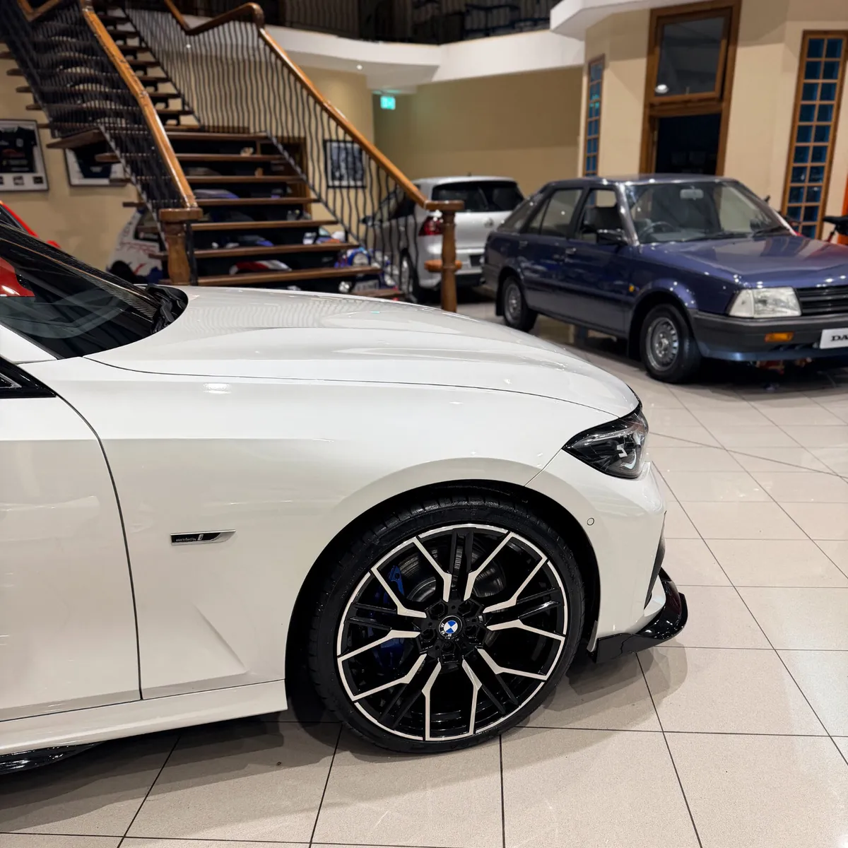 2021 (212)  BMW 330e M-SPORT PRO PACK 290BHP *SUNR - Image 4