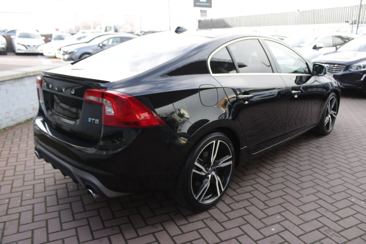 2017 VOLVO S60 R-DESIGN - Image 4