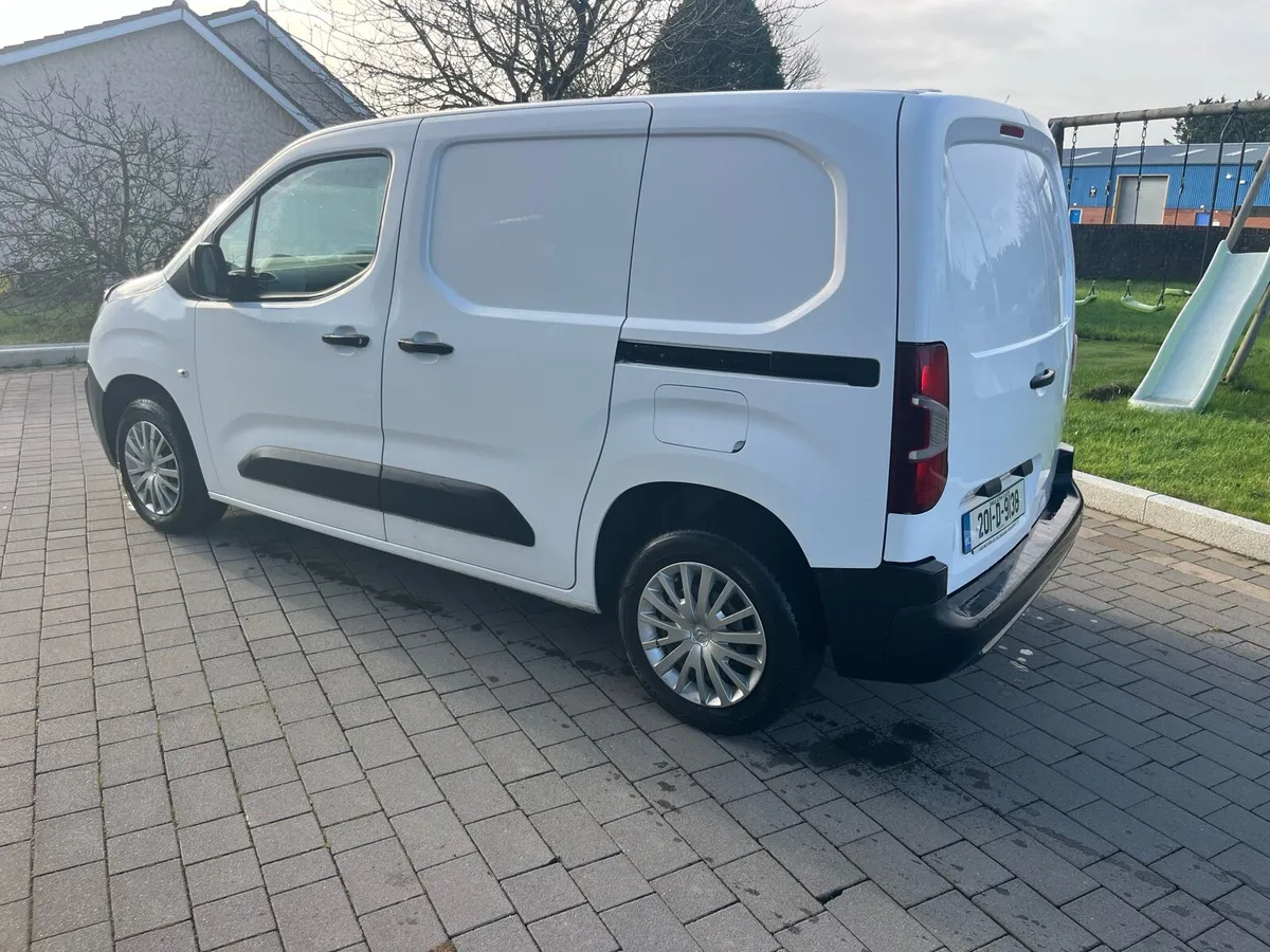 2020 Citreon Berlingo *low kms new doe* - Image 4