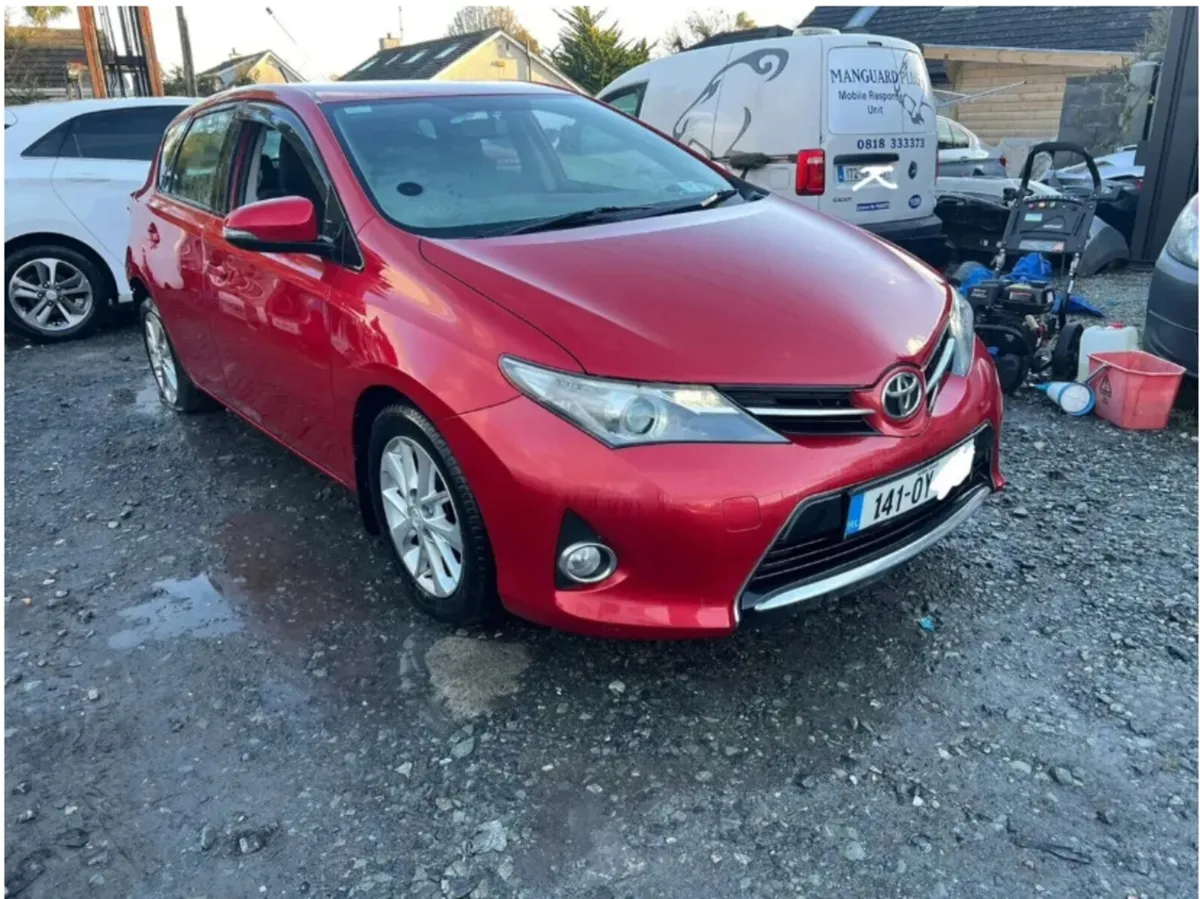 2014 Toyota Auris 1.4 D4D Driving - Image 1