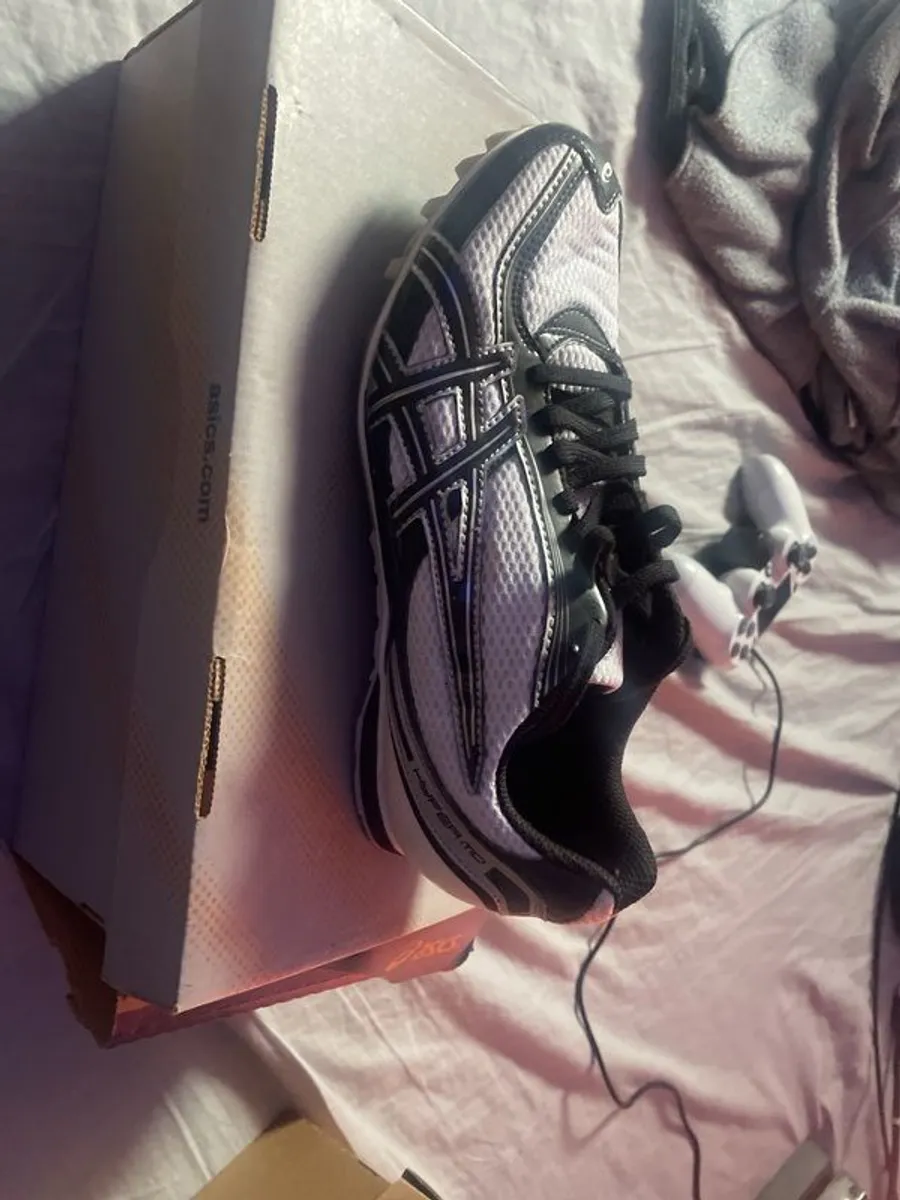 running track shoes - Image 1