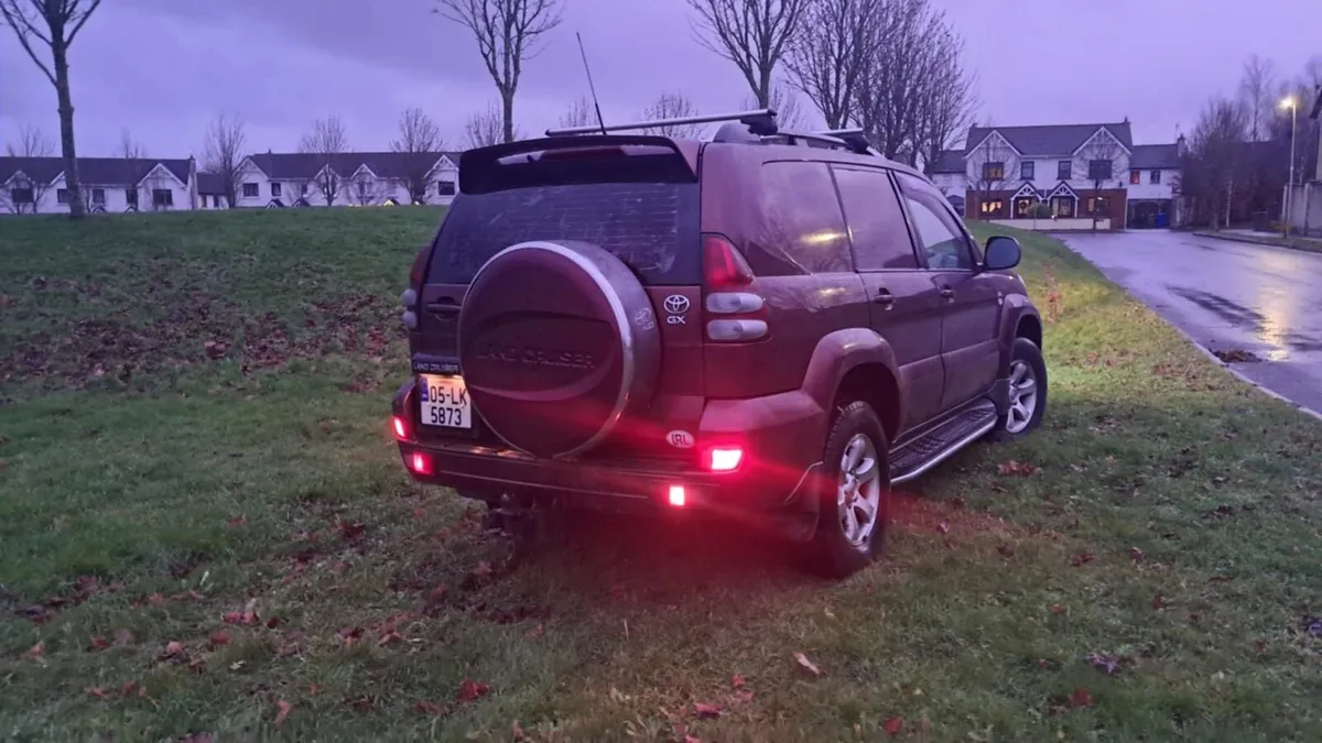 Toyota Land Cruiser - Image 3