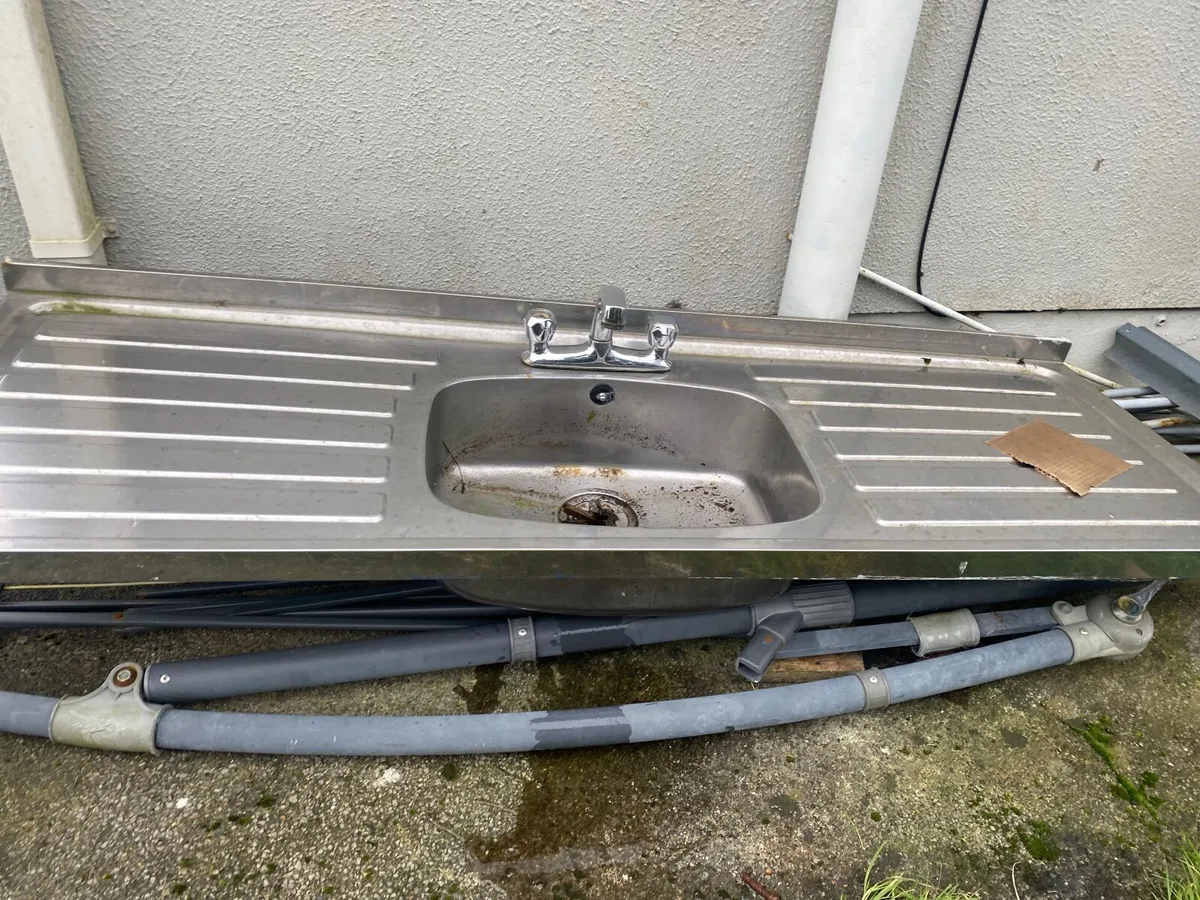 Stainless steel sink - Image 1