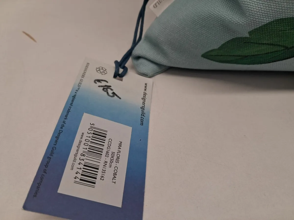 Online Auction Of A Cushion & More! - Image 2