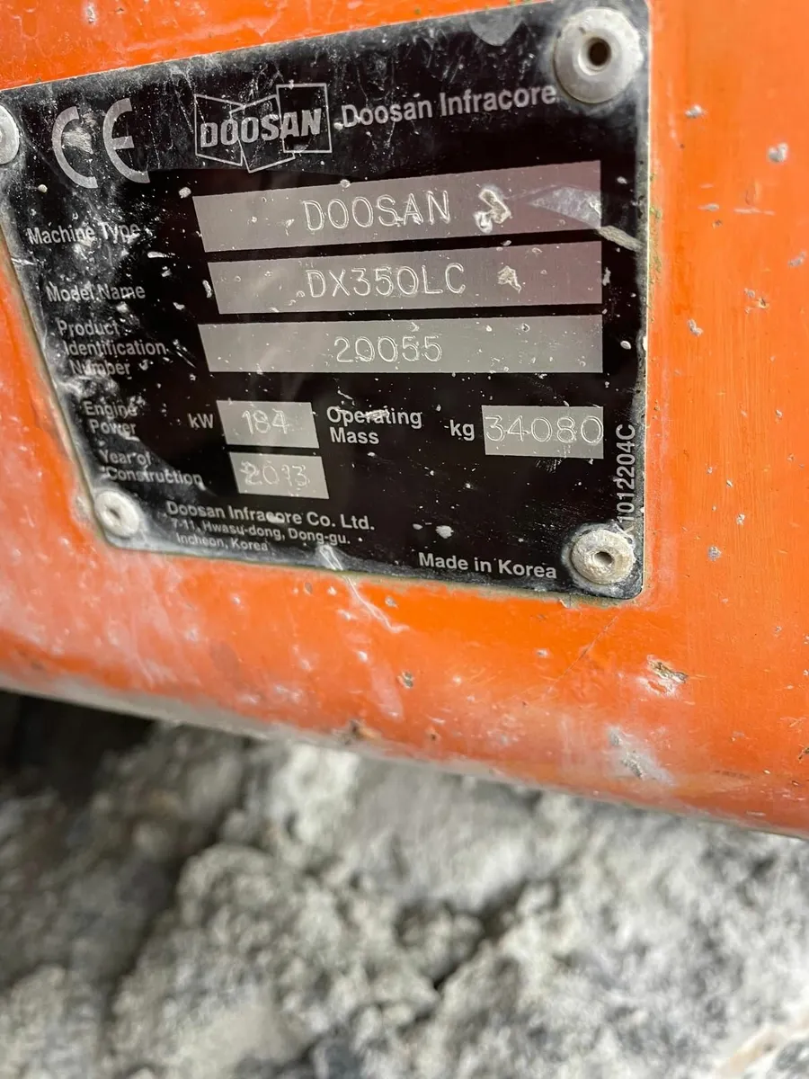 Doosan DX350LC 35 Ton Excavator - Image 3