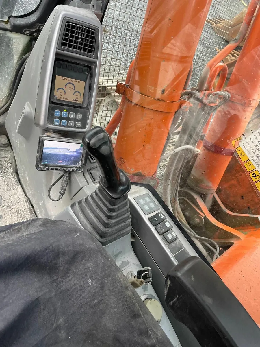 Doosan DX350LC 35 Ton Excavator - Image 4