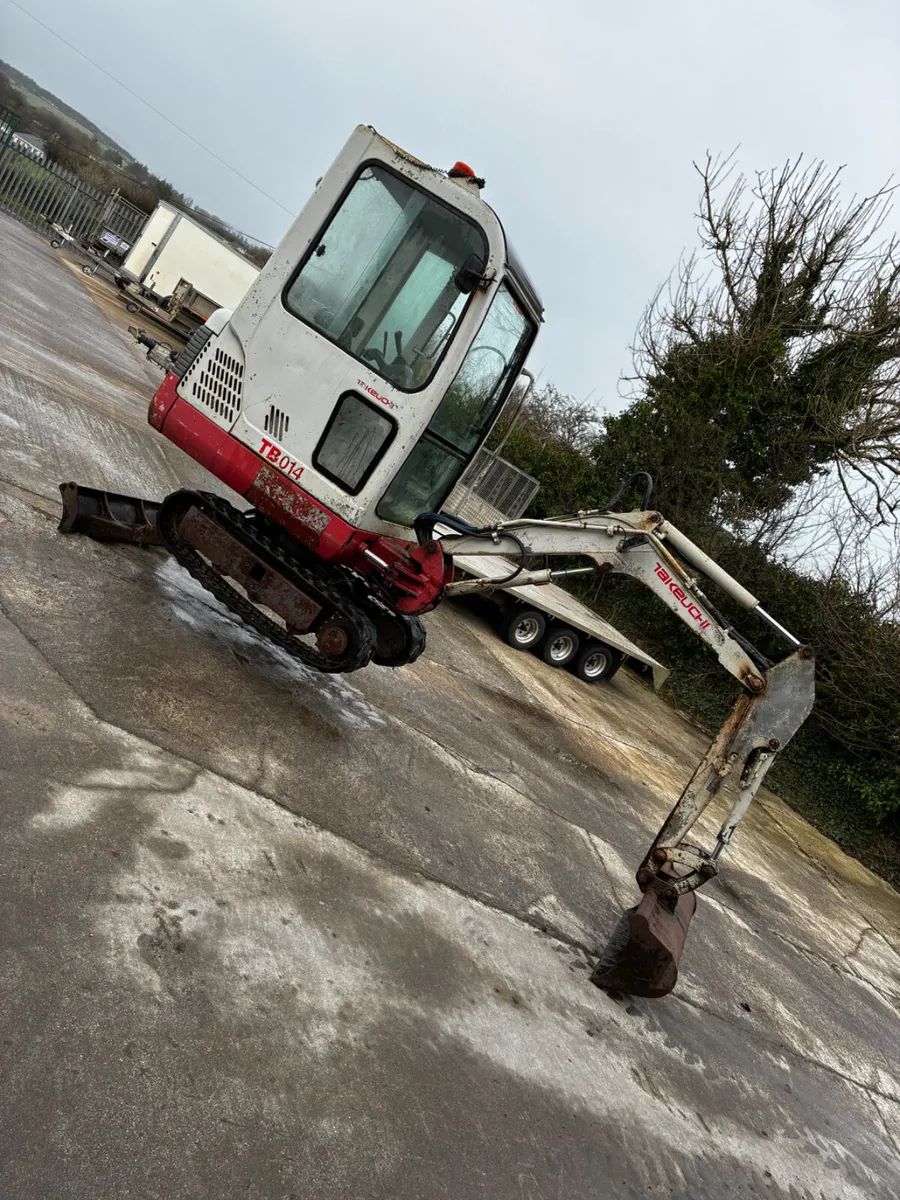 Takeuchi tb014 mini digger - Image 2