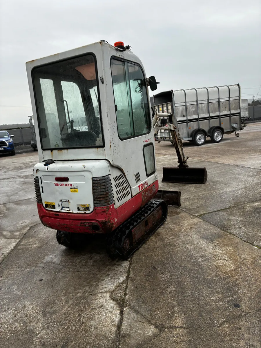 Takeuchi tb014 mini digger - Image 3